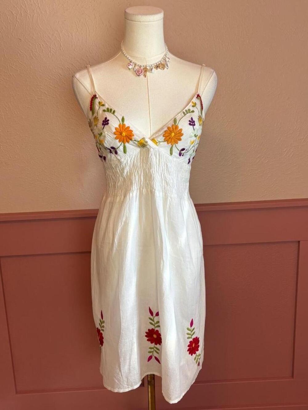 boho floral smocked dress  raviya white sz small cotton embroidered cottage